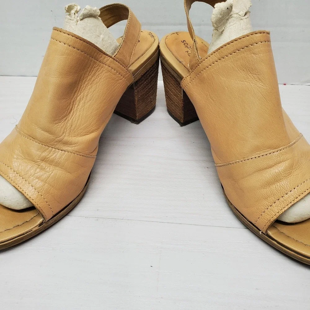 Sophia Milano Sandal Size 8 Leather Sling Back Open Toe Sandal‎ Camel Tan Color